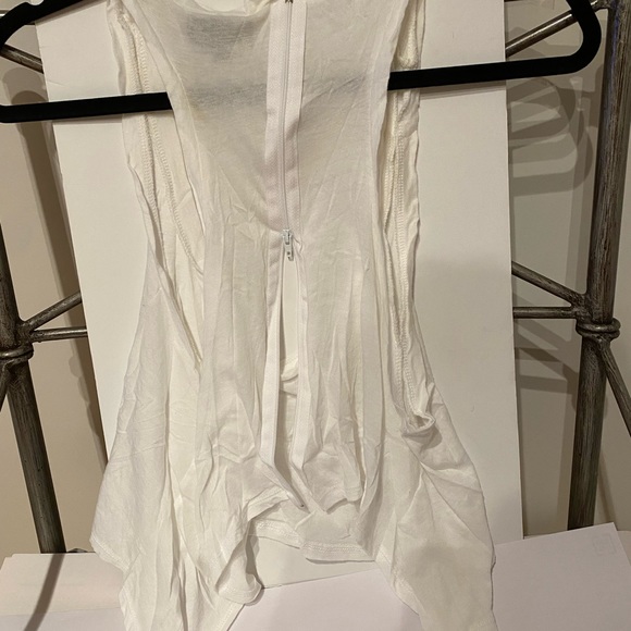 Flowey Crop Top - Picture 2 of 3